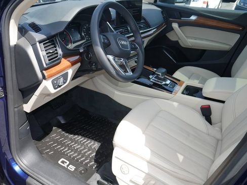 Used 2023 Audi Q5 2.0T Premium w/ Convenience Package AWD/4WD image 6