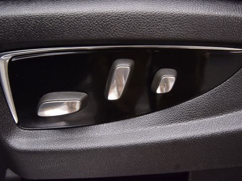 Used 2015 Cadillac Escalade Premium image 27