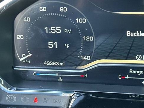 Used 2024 GMC Sierra 1500 SLT image 28