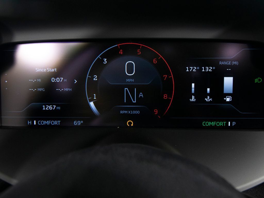 Used 2024 McLaren 750S Spider RWD image 16
