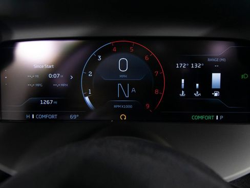 Used 2024 McLaren 750S Spider RWD image 16