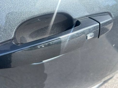 Used 2019 Chevrolet Equinox LS FWD image 20