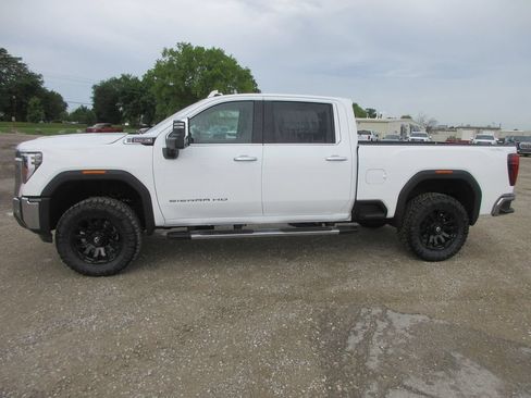 New 2026 GMC Sierra 2500 SLT w/ SLT Premium Package AWD/4WD image 10