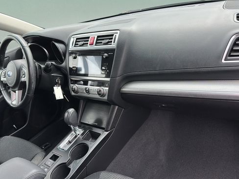 Used 2017 Subaru Outback 2.5i Premium AWD/4WD image 28