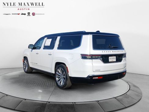 Used 2023 Jeep Grand Wagoneer L Series II AWD/4WD image 14