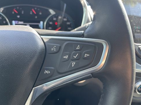 Used 2018 Chevrolet Equinox Premier image 22