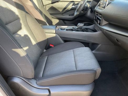 Used 2024 Nissan Rogue SV AWD/4WD image 26