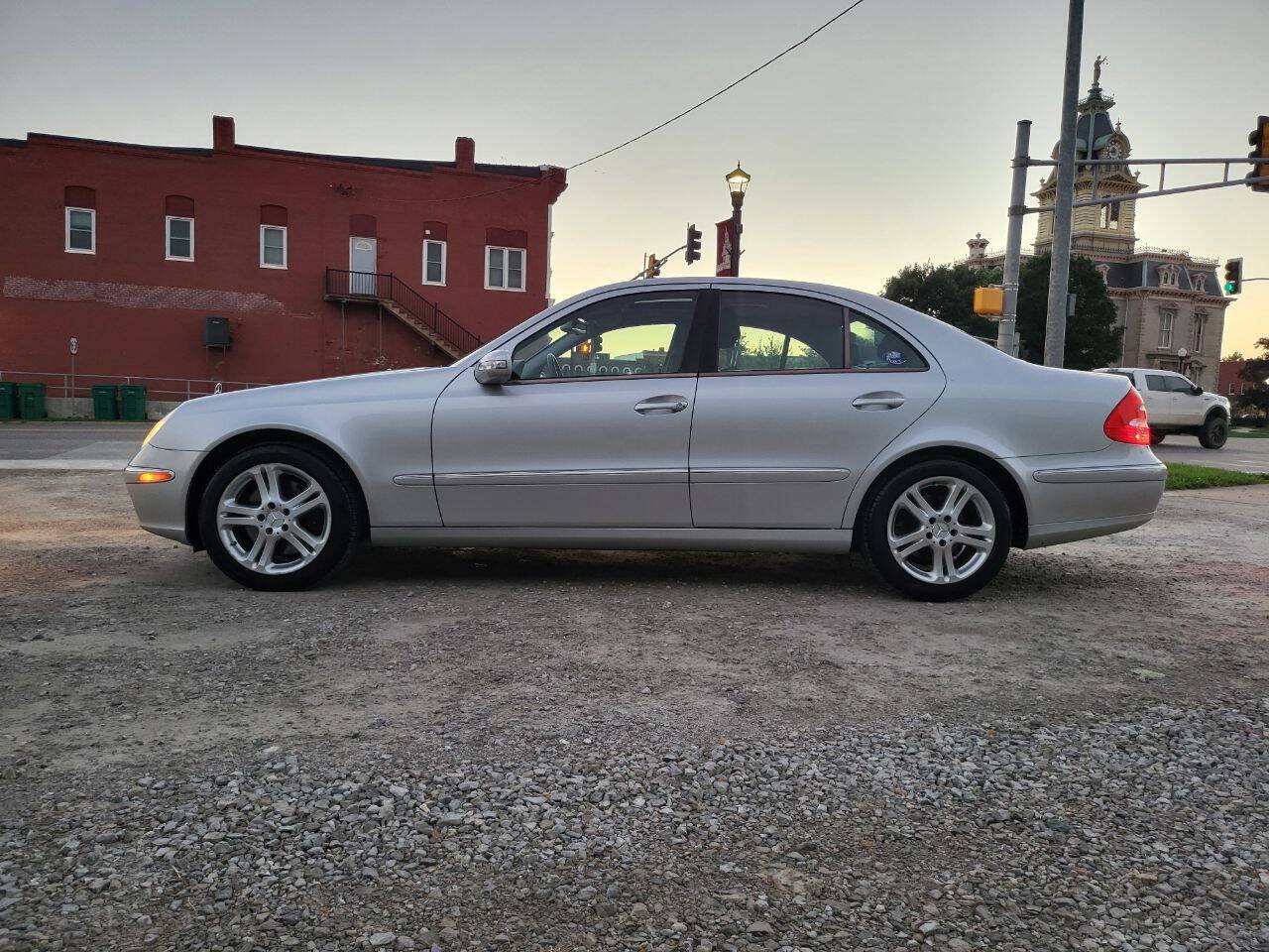 Used 2004 Mercedes-Benz E 500 4MATIC Sedan image 2