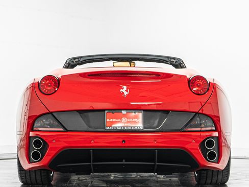 Used 2013 Ferrari California image 8