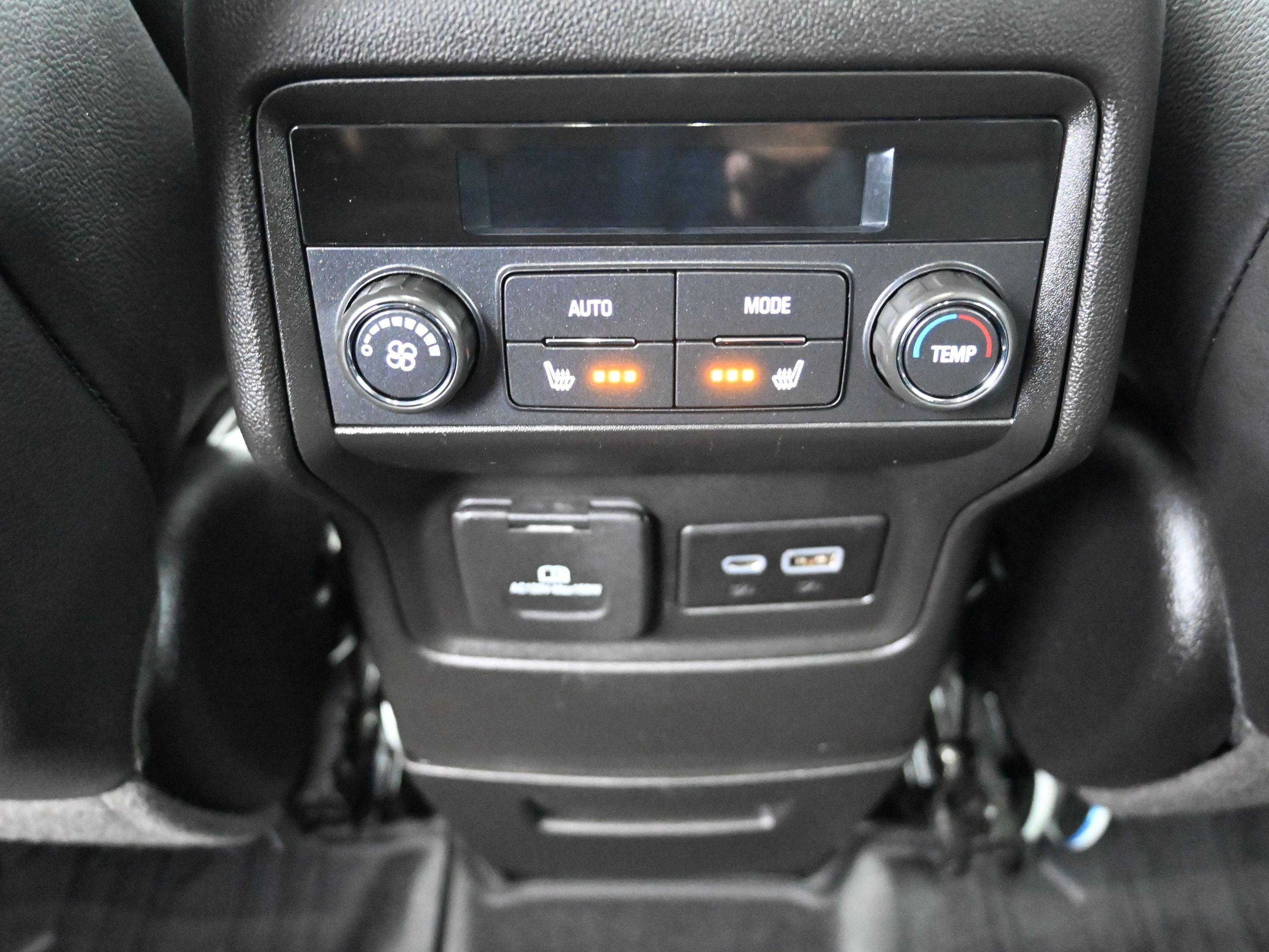 Certified 2023 GMC Acadia SLT w/ Technology Package AWD/4WD image 24