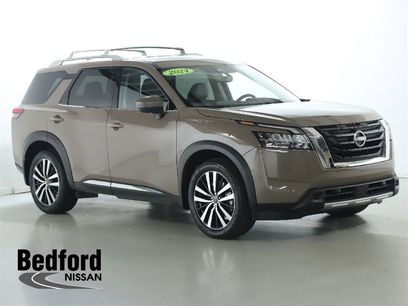 Used 2024 Nissan Pathfinder Platinum w/ Cargo Package