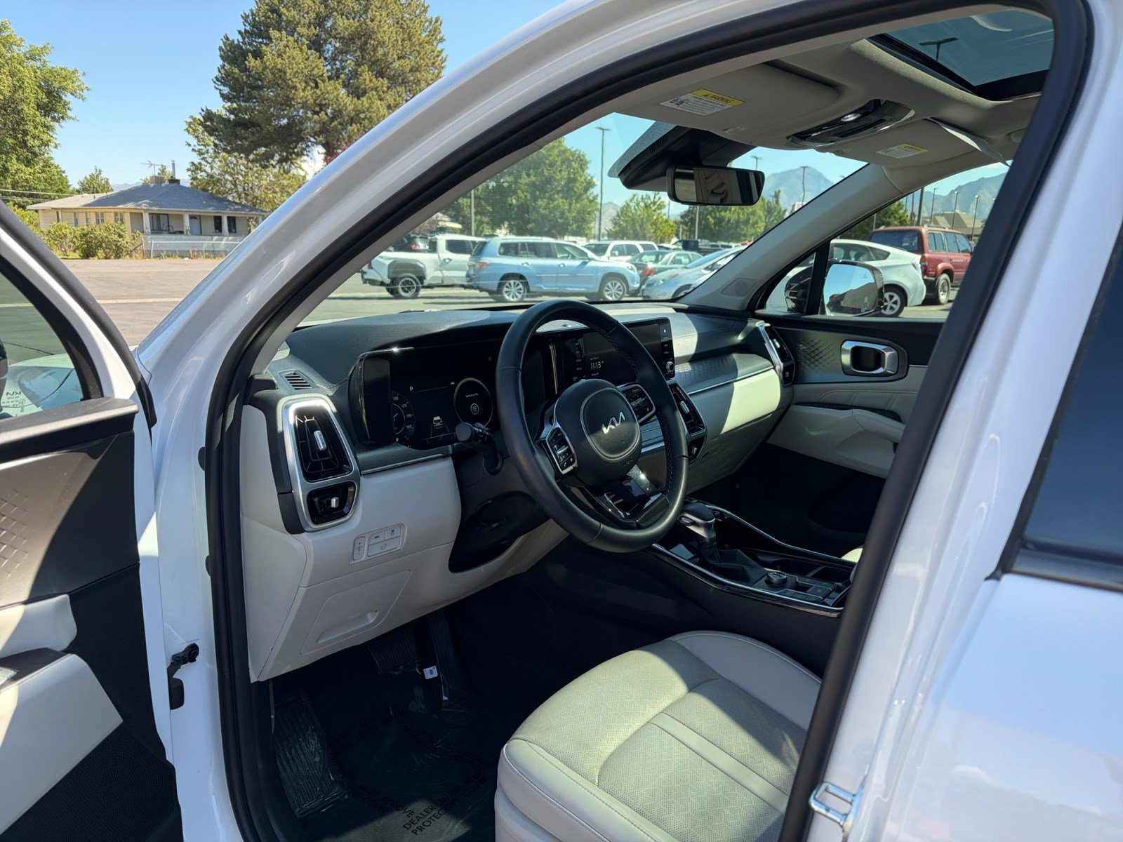 Used 2023 Kia Sorento SX AWD/4WD image 10