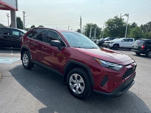 Used 2023 Toyota RAV4 LE AWD/4WD image 9