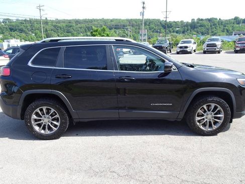 Used 2020 Jeep Cherokee Latitude Plus w/ Cold Weather Group AWD/4WD image 5