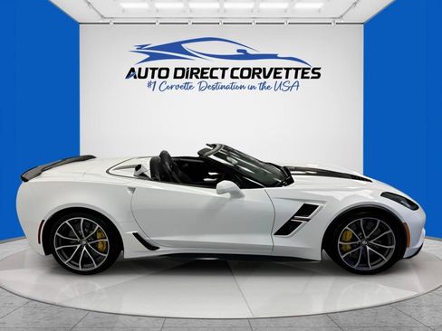 Used 2019 Chevrolet Corvette Grand Sport w/ Z07 Performance Package RWD image 8
