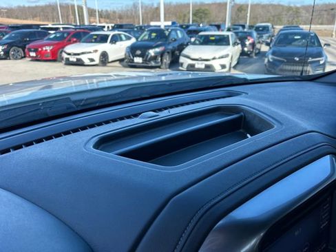 Used 2020 Chevrolet Silverado 1500 RST image 31