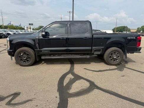 Used 2025 Ford F250 Lariat w/ Black Appearance Package AWD/4WD image 7