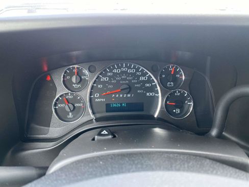 Used 2024 GMC Savana 2500 w/ Driver Convenience Package RWD image 17