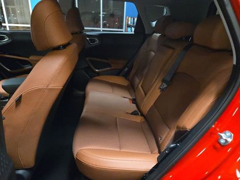 Used 2025 Kia Soul EX image 22