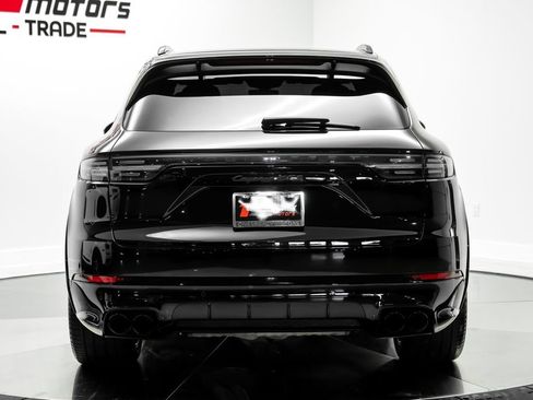 Used 2021 Porsche Cayenne GTS w/ Premium Package Plus AWD/4WD image 11