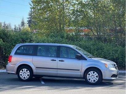 Used 2016 Dodge Grand Caravan American Value Package w/ UConnect Hands-Free Group