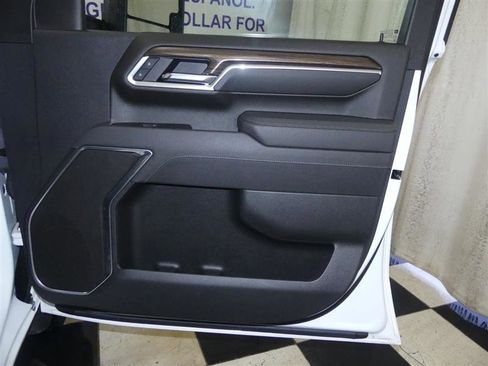 Used 2025 Chevrolet Silverado 3500 LT image 27