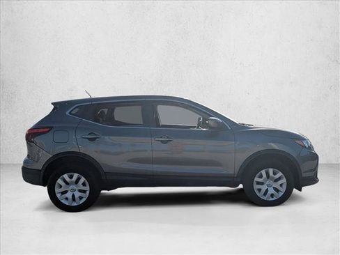 Used 2018 Nissan Rogue Sport S FWD image 4
