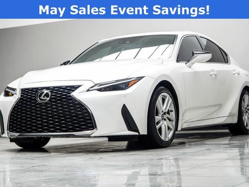 Used 2023 Lexus IS 300 w/ Comfort Package RWD image 8