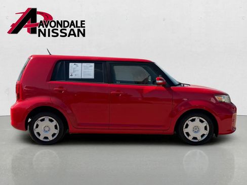 Used 2014 Scion xB FWD image 7