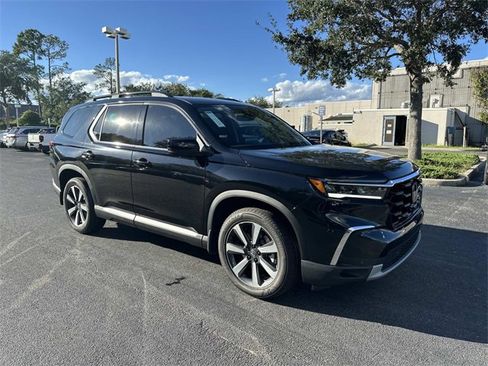 New 2025 Honda Pilot Touring image 3