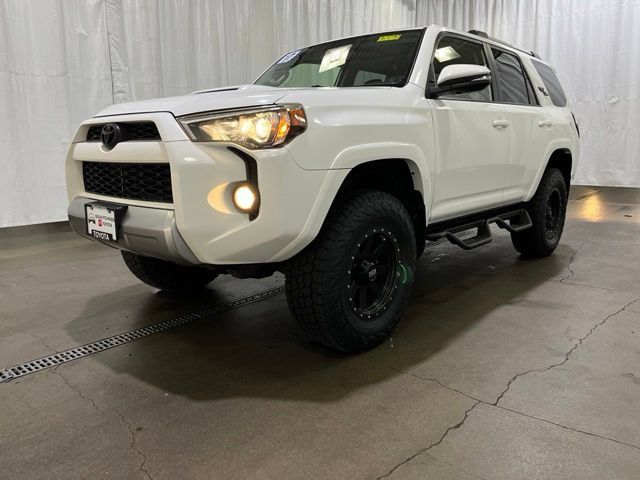 Used 2017 Toyota 4Runner TRD Off-Road Premium AWD/4WD image 25