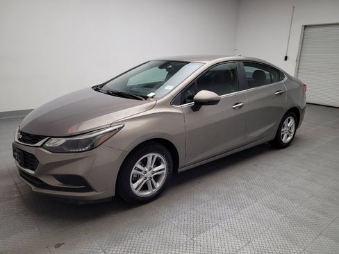 Used 2017 Chevrolet Cruze LT w/ Convenience Package image 2