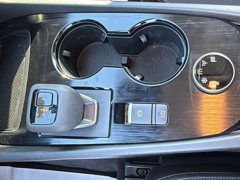 Certified 2023 Nissan Rogue SV image 17