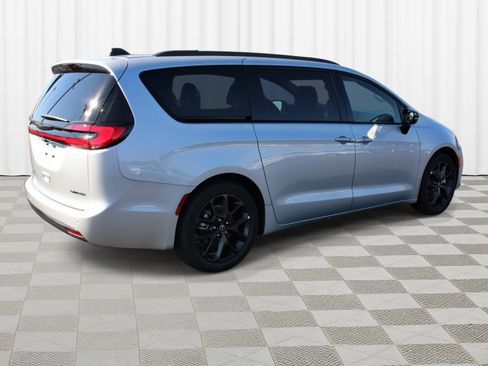 New 2026 Chrysler Pacifica Limited w/ S Appearance Package image 35