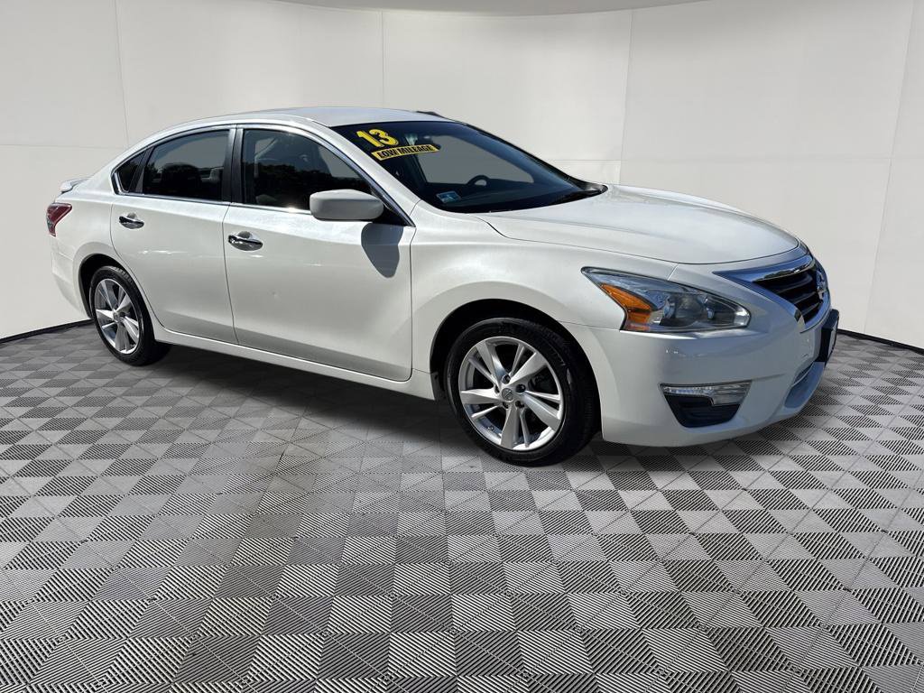 Used 2013 Nissan Altima 2.5 SV FWD image 3