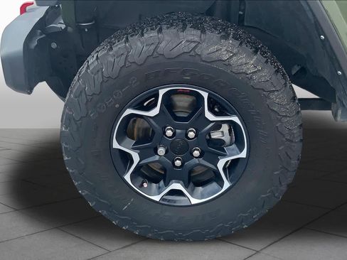 Used 2023 Jeep Wrangler Unlimited Rubicon AWD/4WD image 11