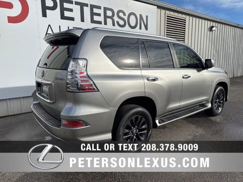 Used 2020 Lexus GX 460 Premium w/ Premium Package image 3
