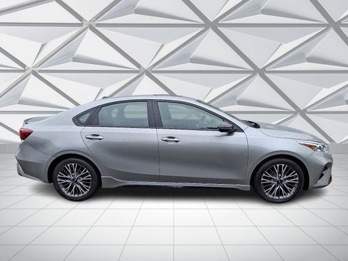 Used 2022 Kia Forte GT-Line w/ GT-Line Premium Package FWD image 12