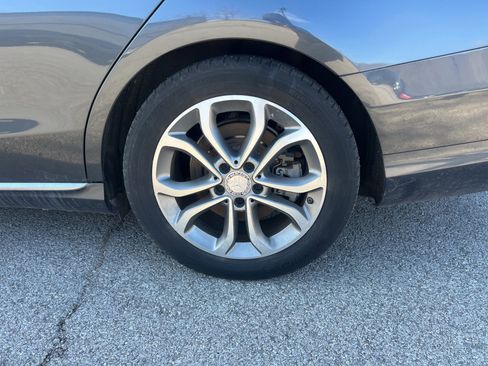 Used 2016 Mercedes-Benz C 300 Sedan image 8