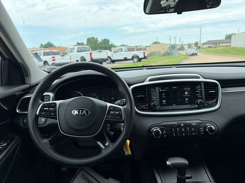 Used 2019 Kia Sorento L FWD image 24