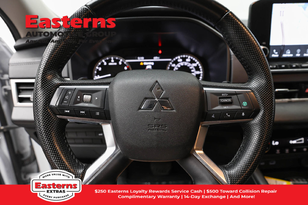 Used 2024 Mitsubishi Outlander SE FWD image 11