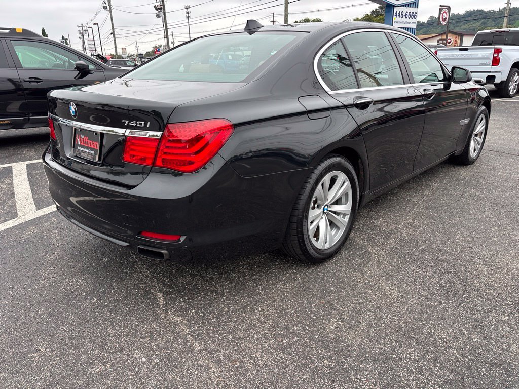 Used 2012 BMW 740i RWD image 7