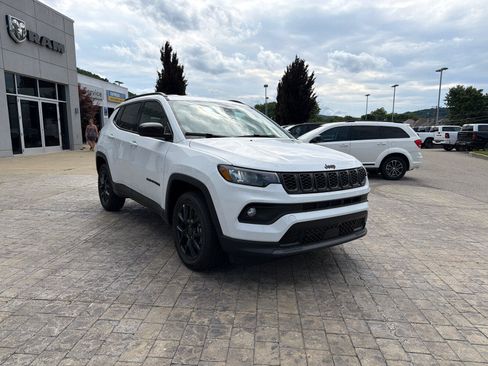 New 2026 Jeep Compass Latitude AWD/4WD image 3