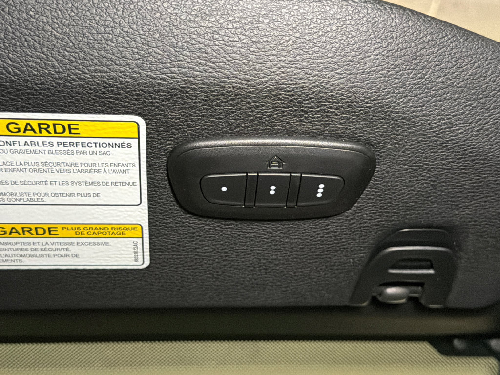 Used 2023 Jeep Wrangler Unlimited Sahara w/ Cold Weather Group AWD/4WD image 31