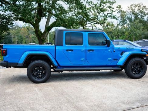 Used 2021 Jeep Gladiator Willys image 20