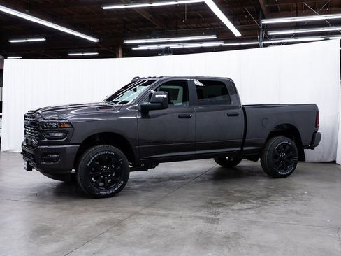 New 2026 RAM 2500 Big Horn AWD/4WD image 3