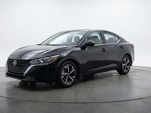 Used 2025 Nissan Sentra SV FWD image 2