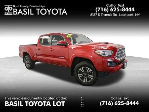 Used 2017 Toyota Tacoma TRD Sport image 1