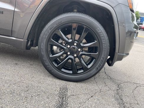 Certified 2020 Jeep Grand Cherokee Altitude AWD/4WD image 11