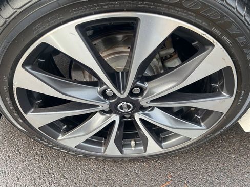 Certified 2018 Nissan Maxima Platinum image 41